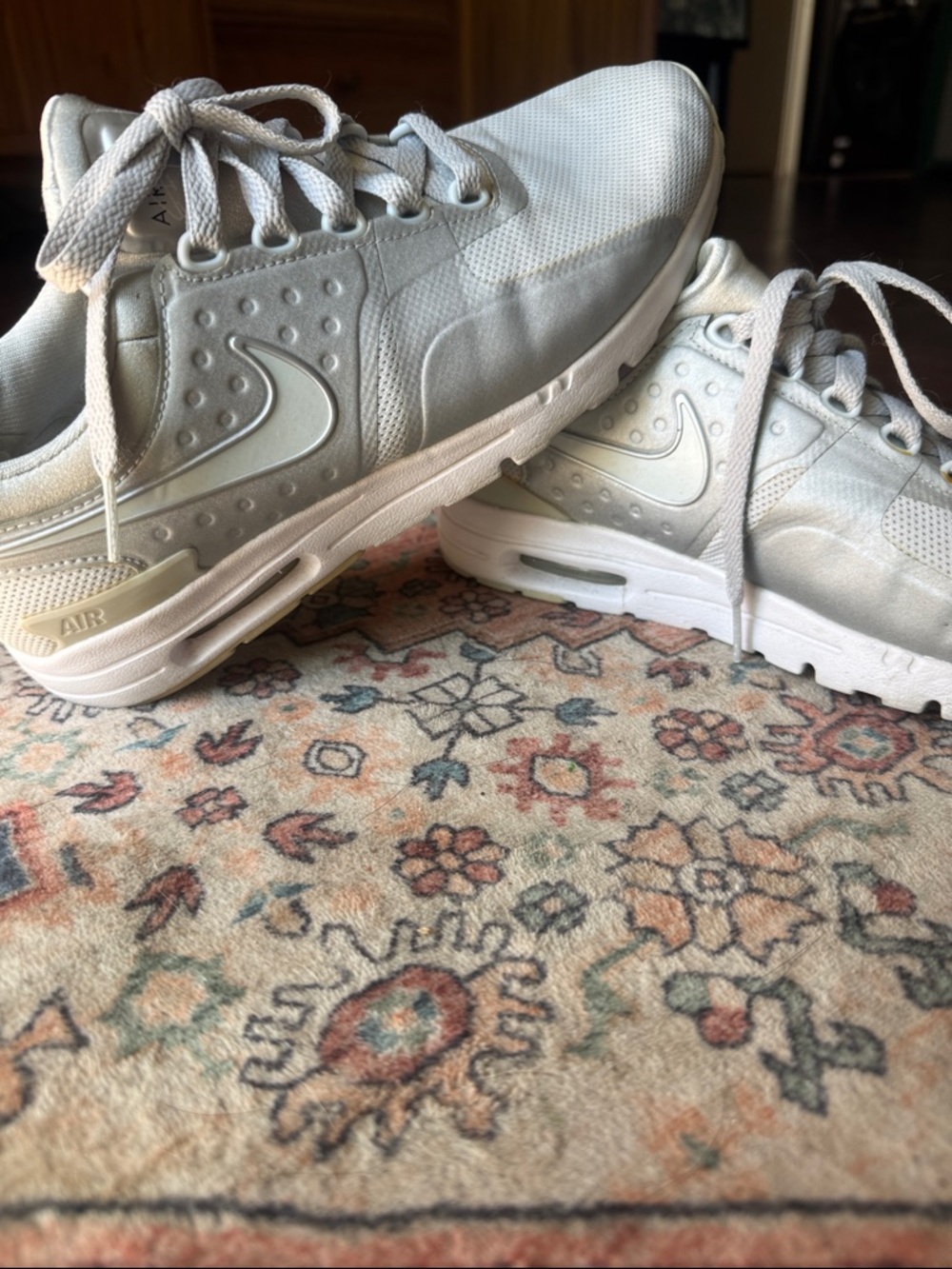 gray/silver/white nike air max zero size 9